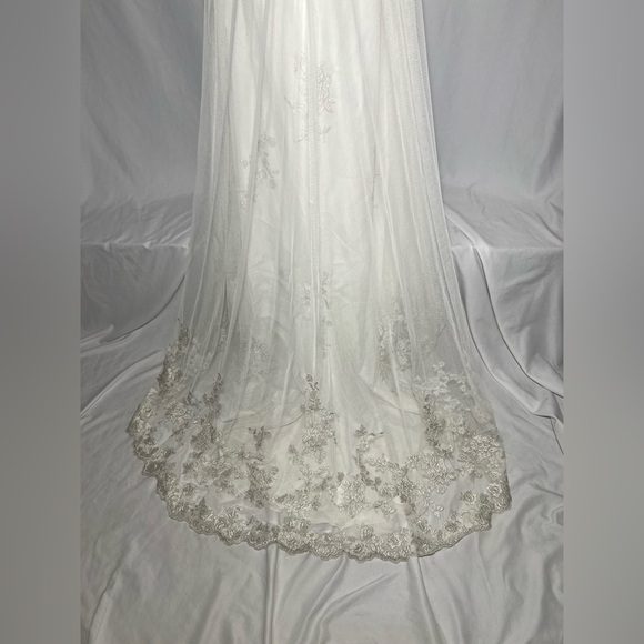 WTOO by Watters Marguerite Wedding Dress | 8 - Picture 4 of 12